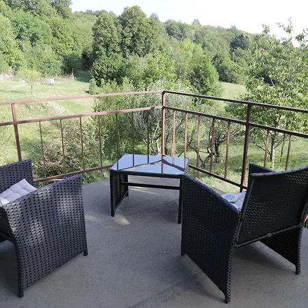 Podgozd House * Trnovo