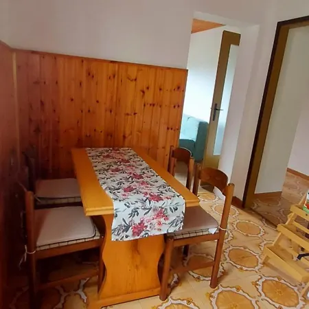 Podgozd House Trnovo