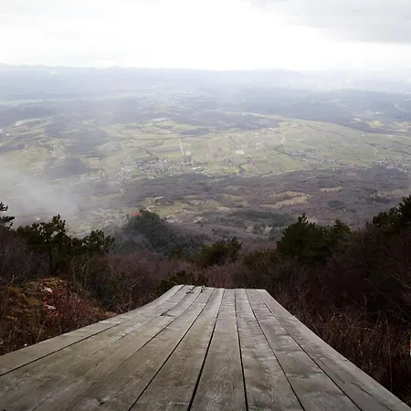 Podgozd House 펜션