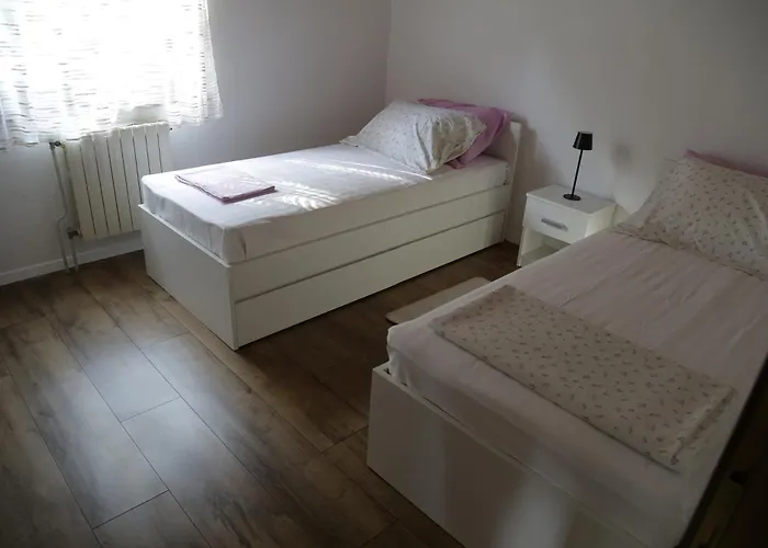 Podgozd House * Trnovo