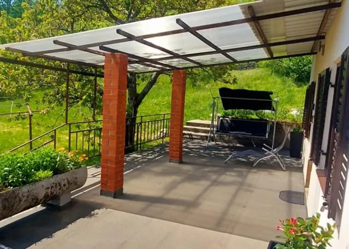 펜션 Podgozd House Trnovo